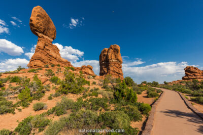 Balanced Rock Trail in Arches National Park in Utah