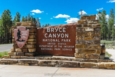Entrance Sign in Bryce Canyon National Park in Utah